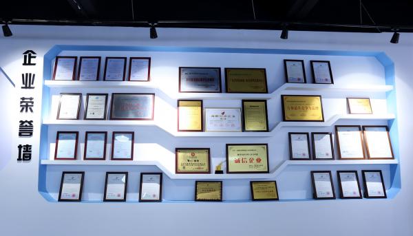 转战智慧医疗领域，什么样的触控显示设备厂家更有优势？